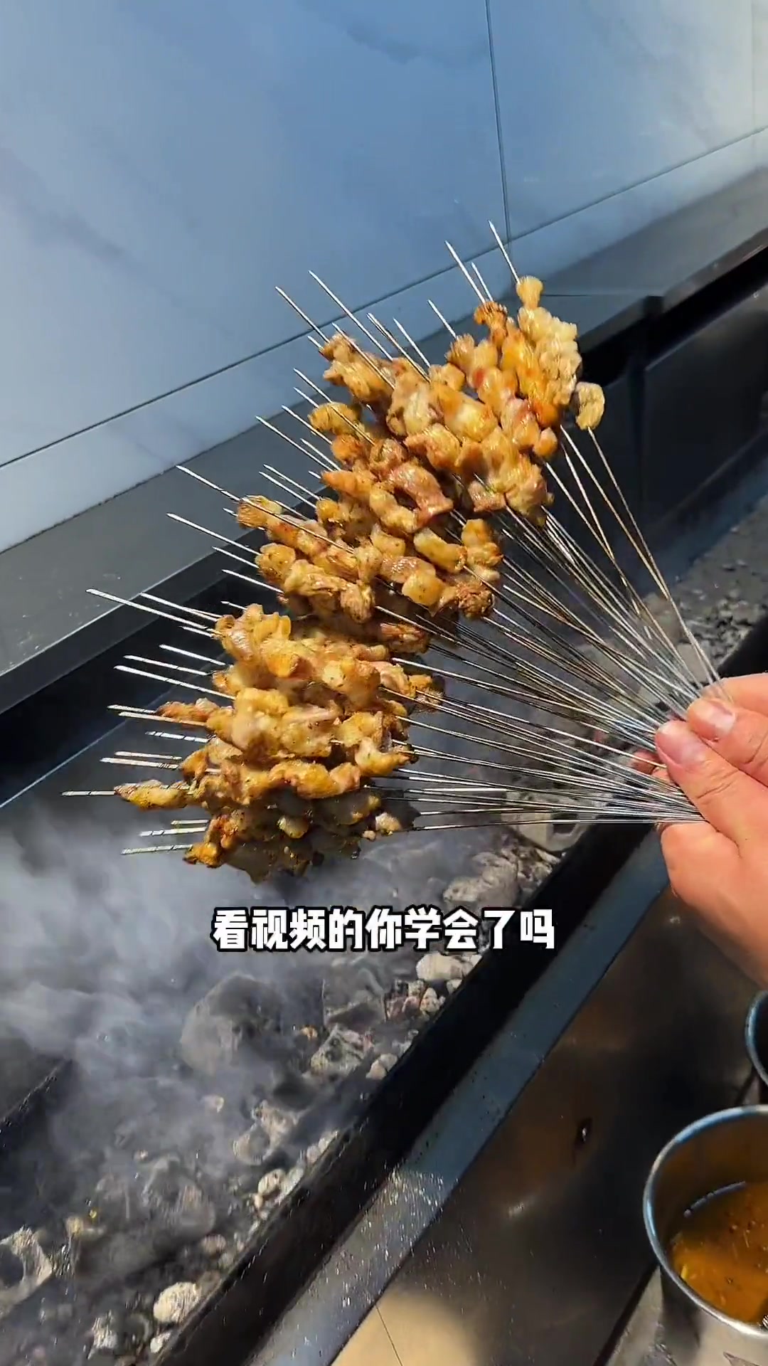 锦州烧烤羊肉筋咋烤?外焦里嫩超有嚼劲!