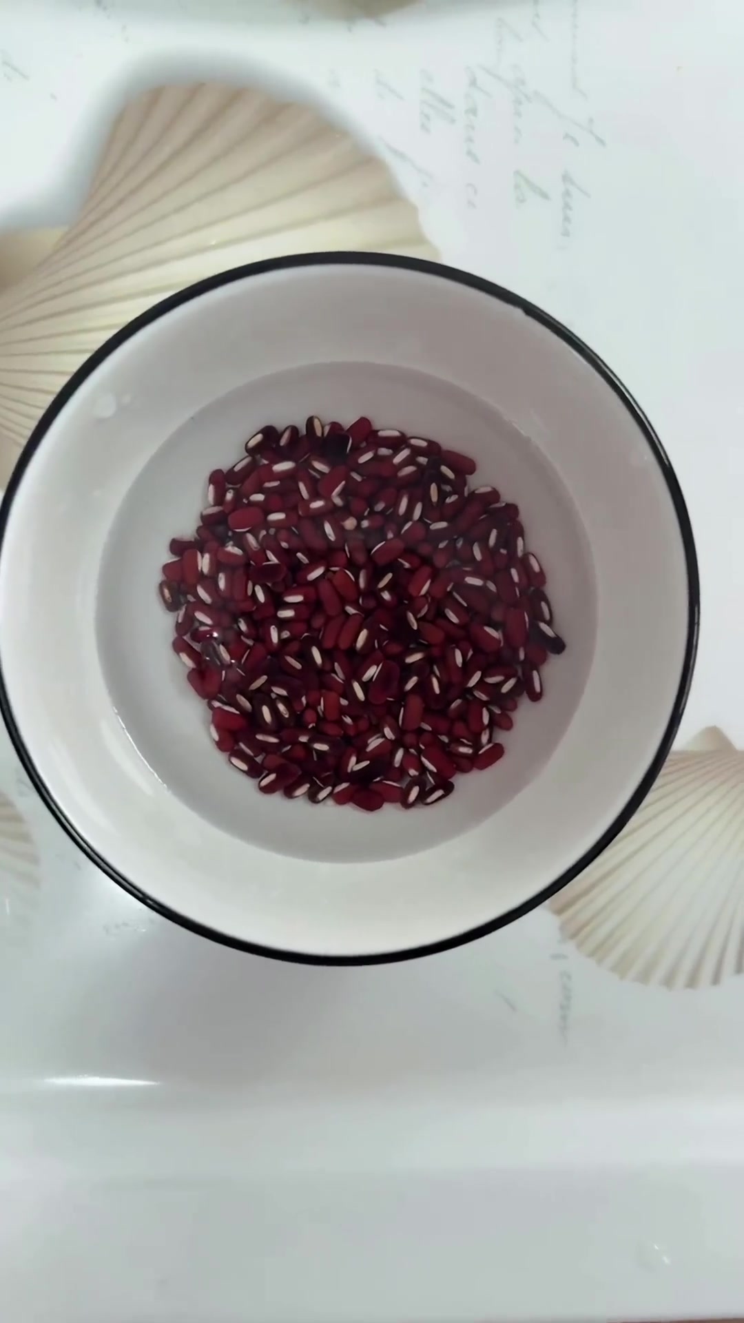 赤豆鲫鱼汤消肿利尿,在家可给宝妈安排!