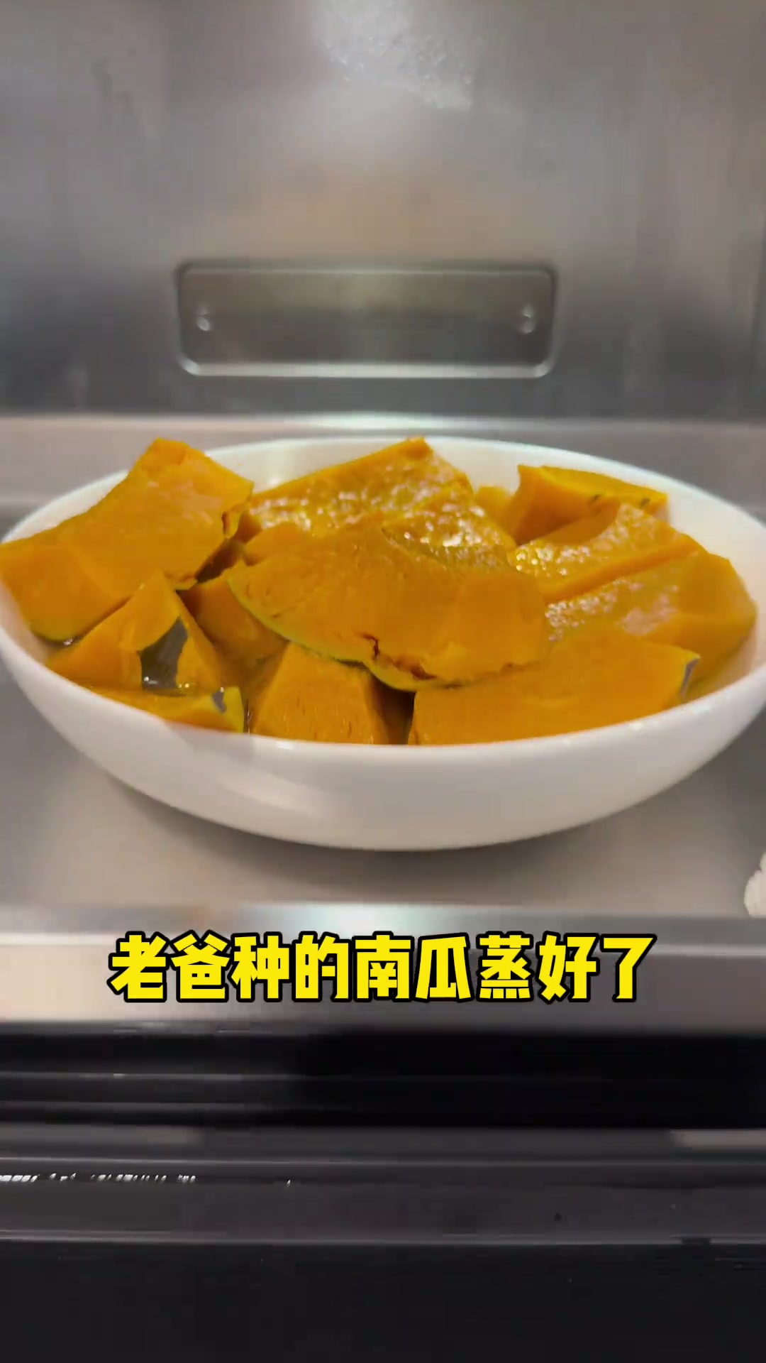自制高热量家庭午饭双重抹茶蛋糕卷,谁吃?举手!