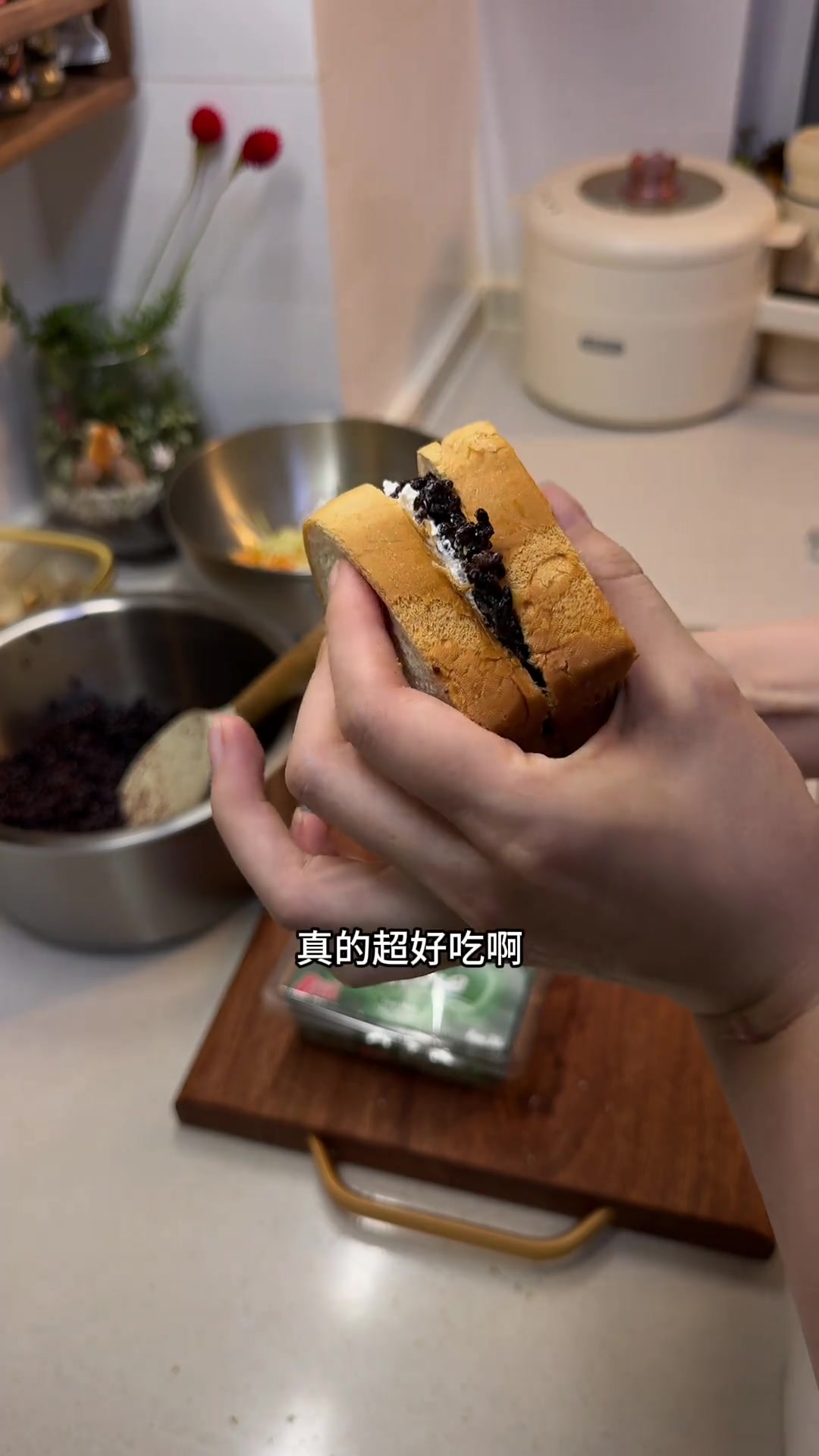 初三学生喜爱紫米面包当早餐