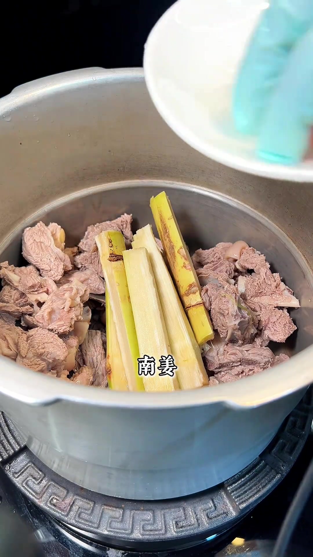 立冬一到，潮汕人不论羊肉多贵，都要吃一顿清汤羊！分享一下我的做法
