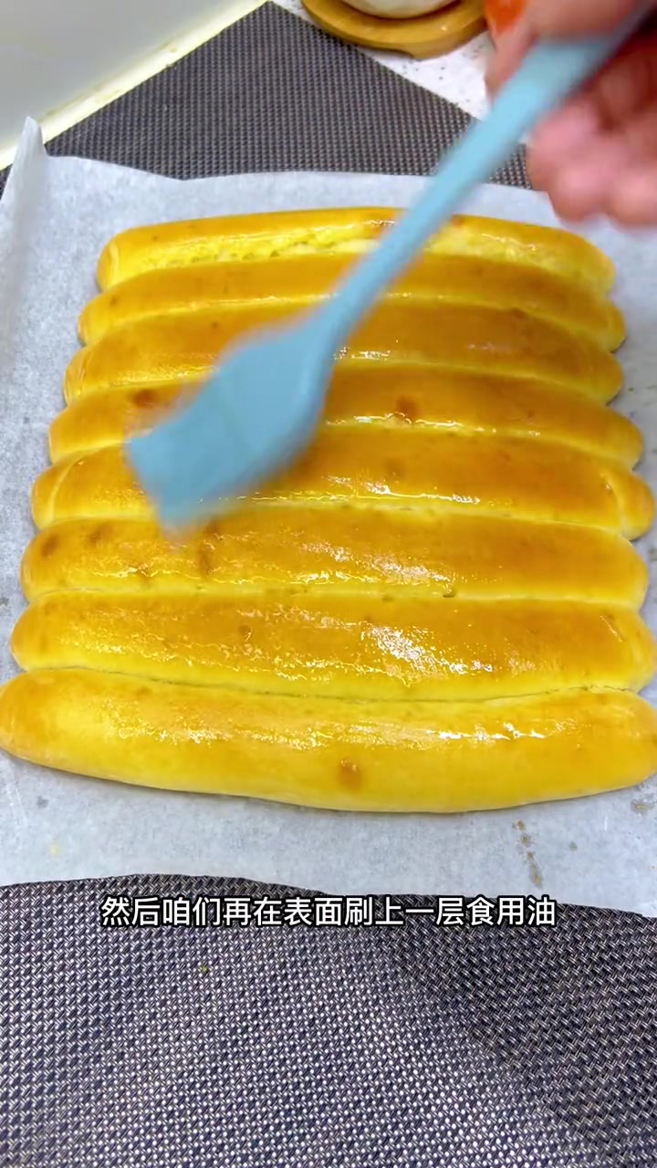 不加一滴水做酸奶面包,柔软拉丝,奶香十足超好吃