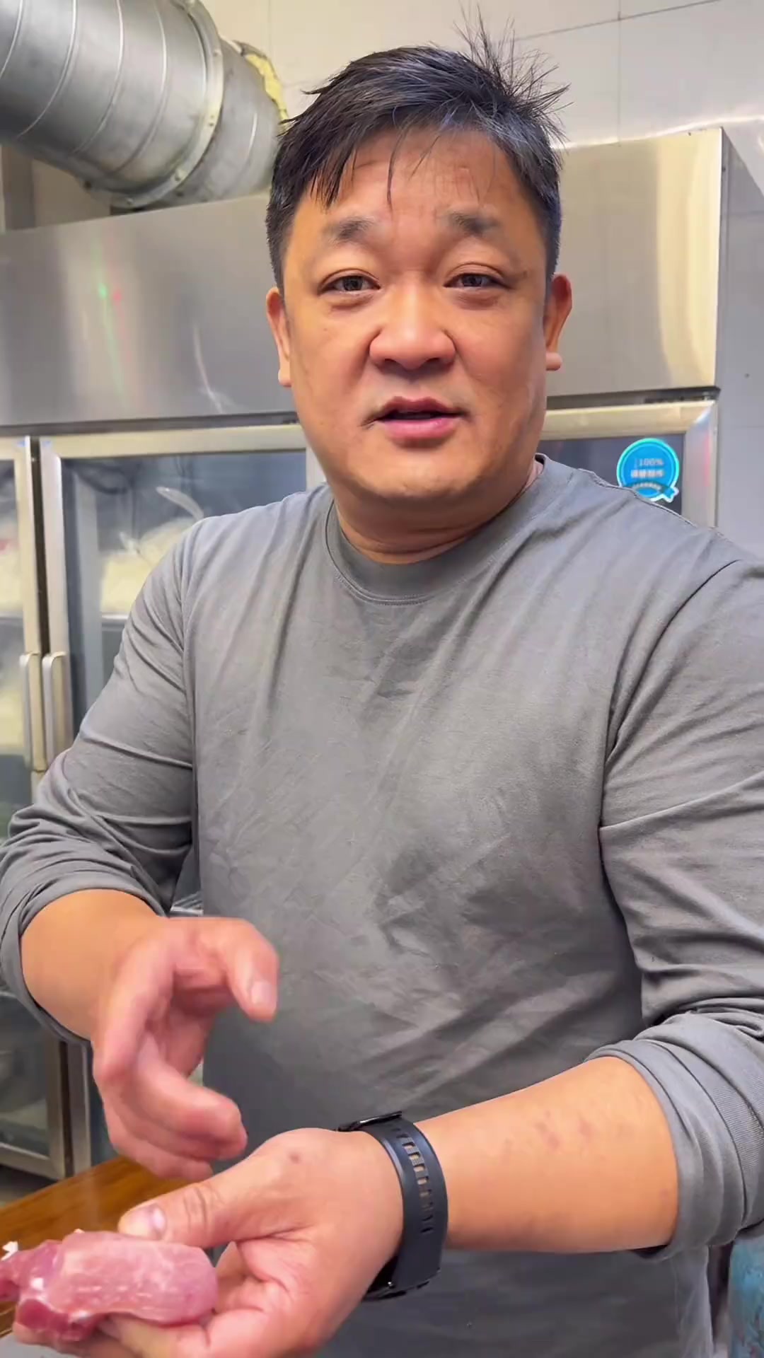 面馆里受欢迎的雪菜肉丝面