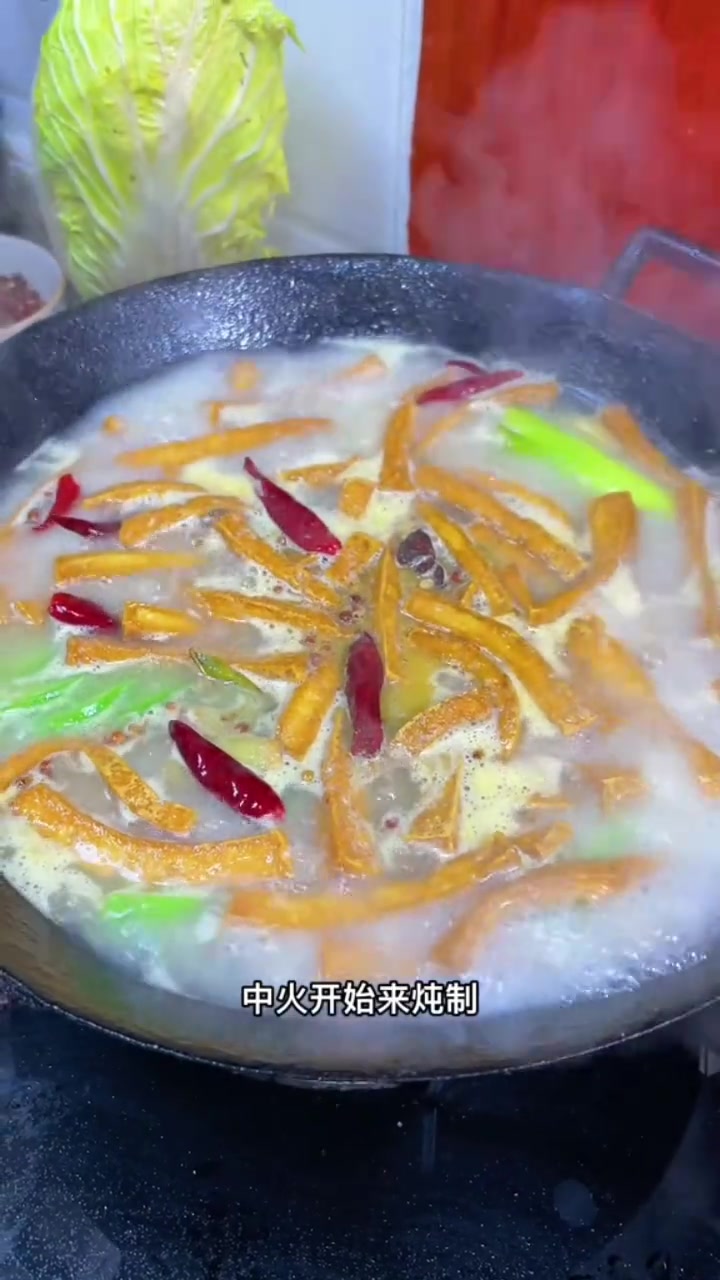 鸡汁豆腐配萝卜,软嫩咸香超好吃,速来学!