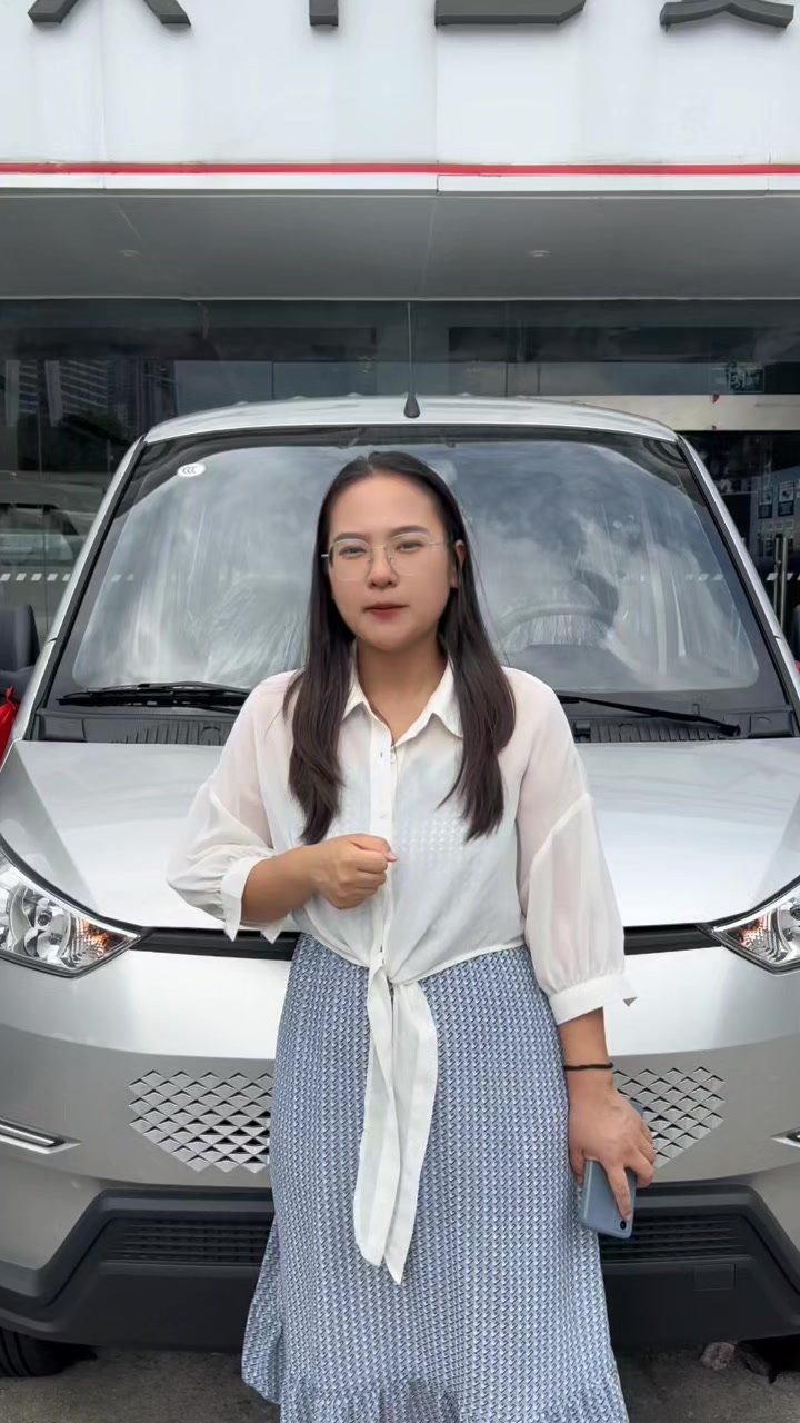 五菱七座王面包车