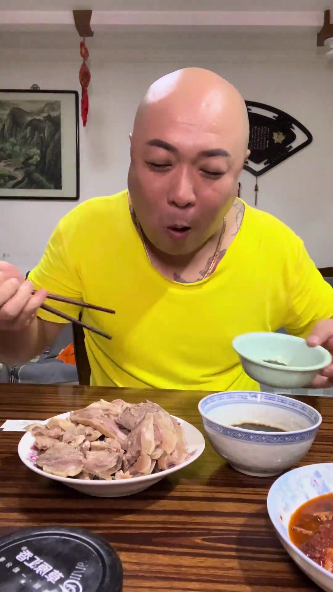 带皮羊肉吃起来真香那叫一个地道,带皮羊肉特别好吃