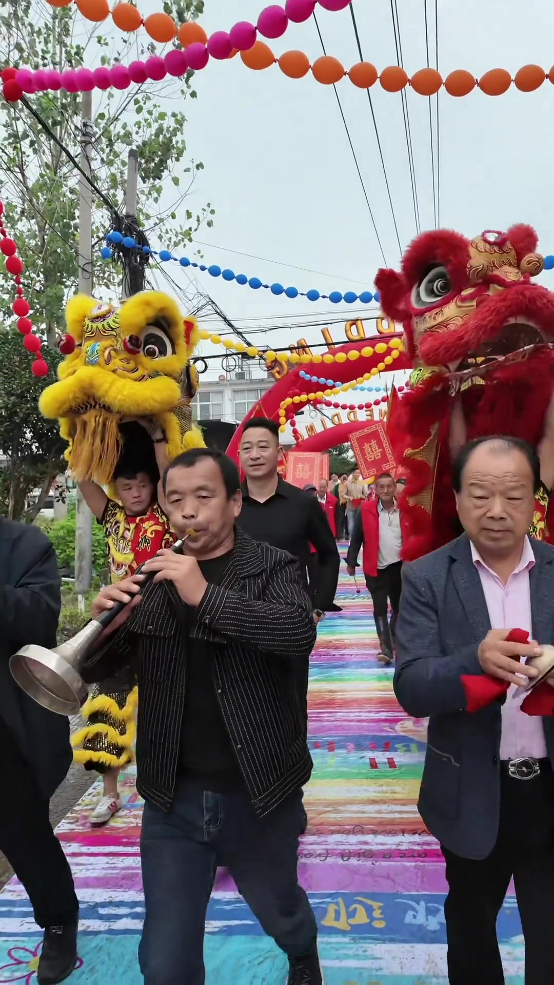 龙凤胎喜剪鸭尾礼成,感谢亲友支持与忙碌,望包涵