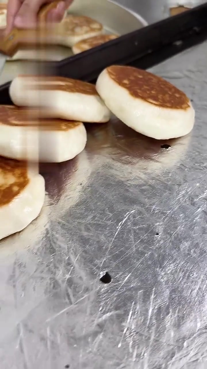酒酿饼的做法,零酵母粉、零泡打粉、不需兑碱、也不放小苏打,除传酒酿酵水发面工艺,真正的纯天
