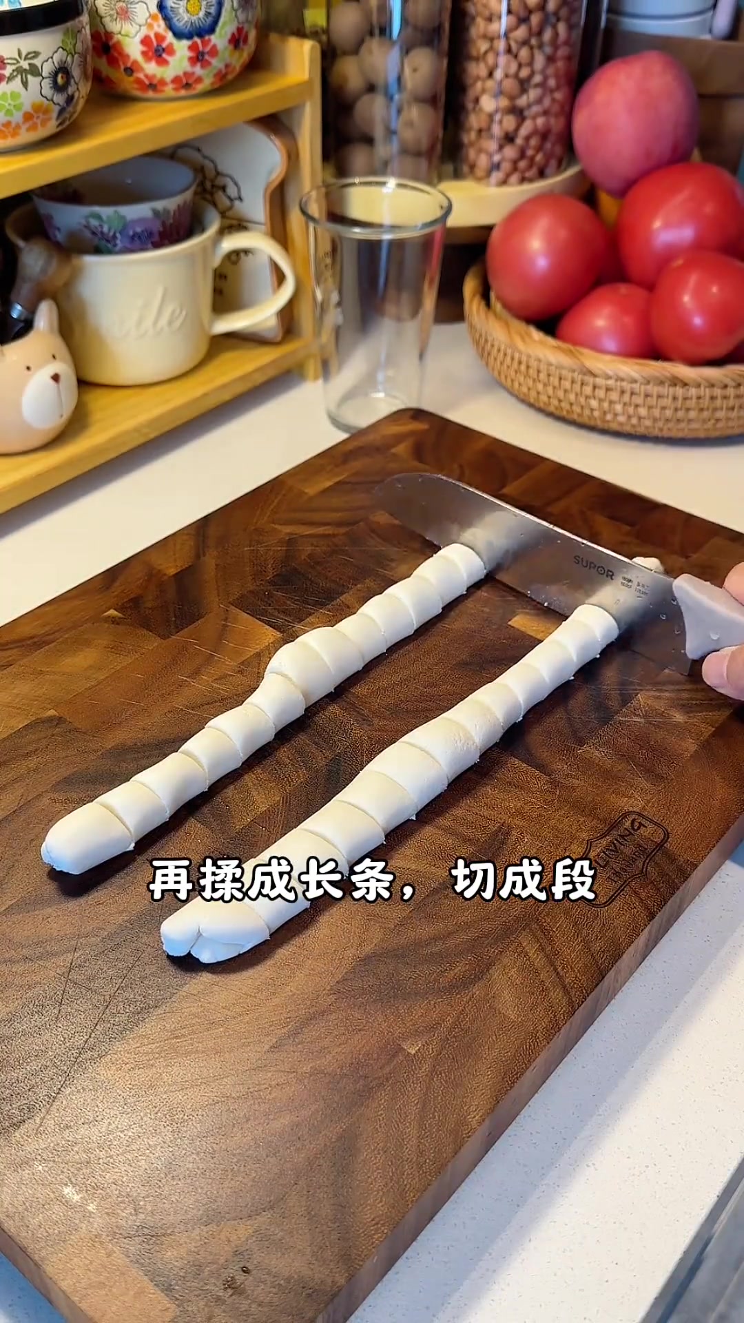 天气凉了,早上来一碗热气腾腾的山药圆子南瓜羹,口感绵密,软糯香甜很好吃,幸福感满满