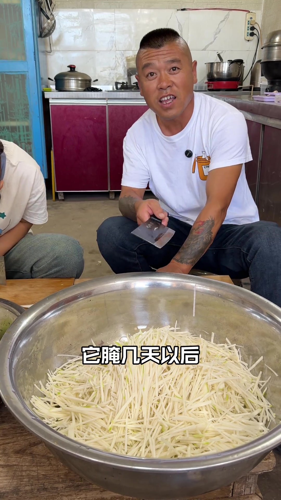 东北人腌咸菜的季节,今天我家腌芥菜丝