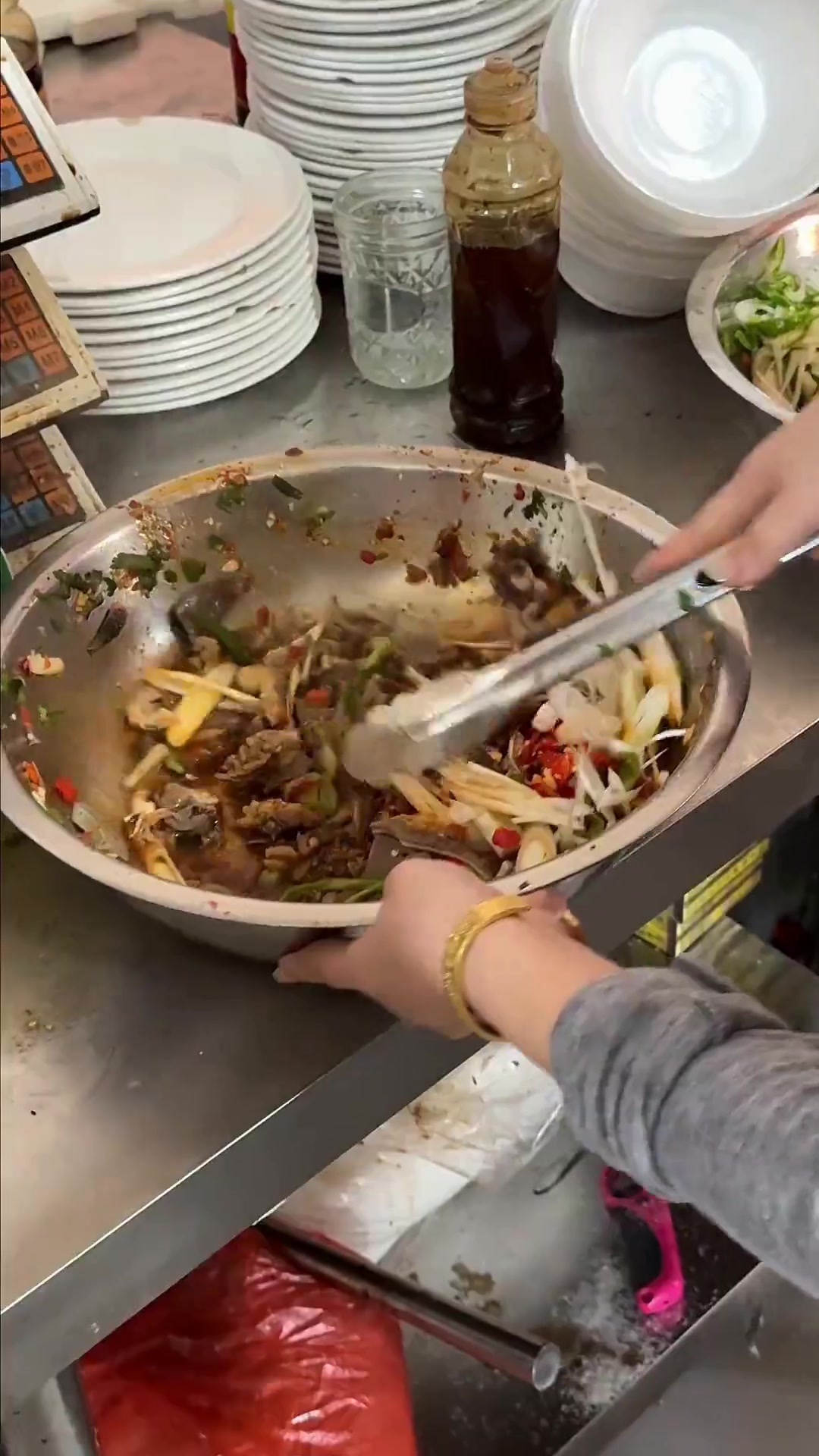 排队超久的真实川子大锅羊肉汤,啥情况?