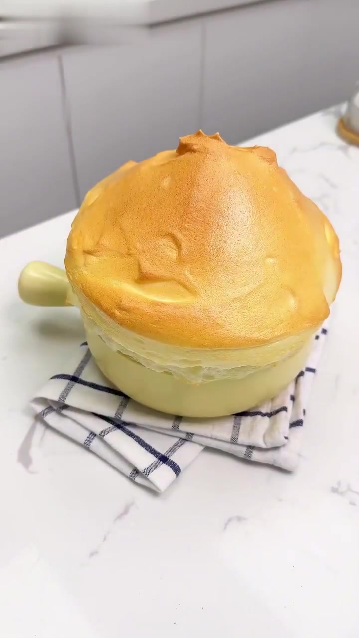 巨型云朵舒芙蕾入口即化~食材简单一次成功