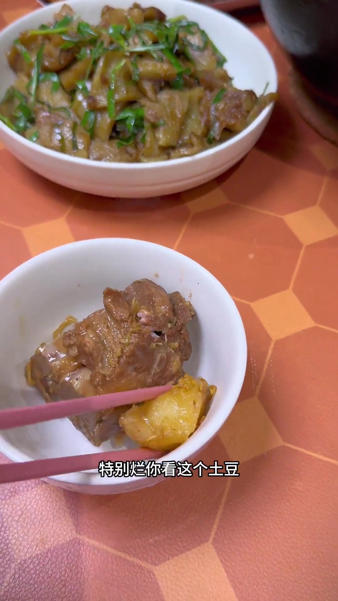 巴盟烩酸菜,肉嫩菜薯绵软,超下饭