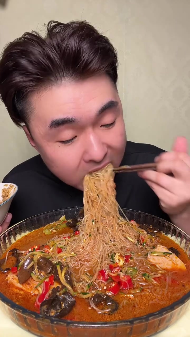 牛柳蛋炒饭凉拌粉丝