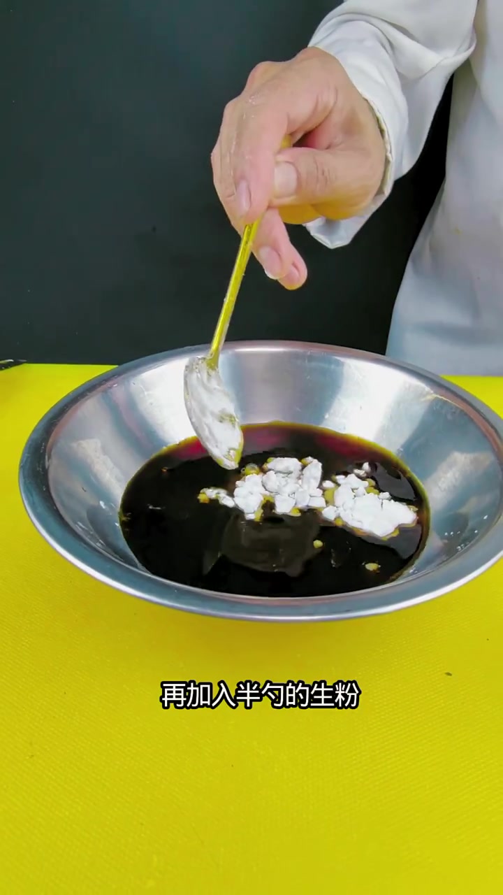 炒大白菜直接下锅炒大错特错了！教你饭店不外传的正确做法