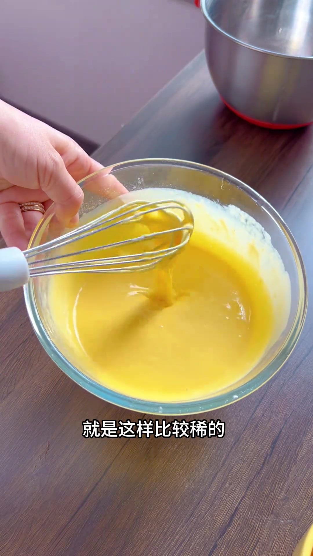 牛奶软蛋糕～不加一滴油，比戚风蛋糕更好吃又一款比戚风还要好吃的牛奶软蛋糕不加一滴油口感如棉