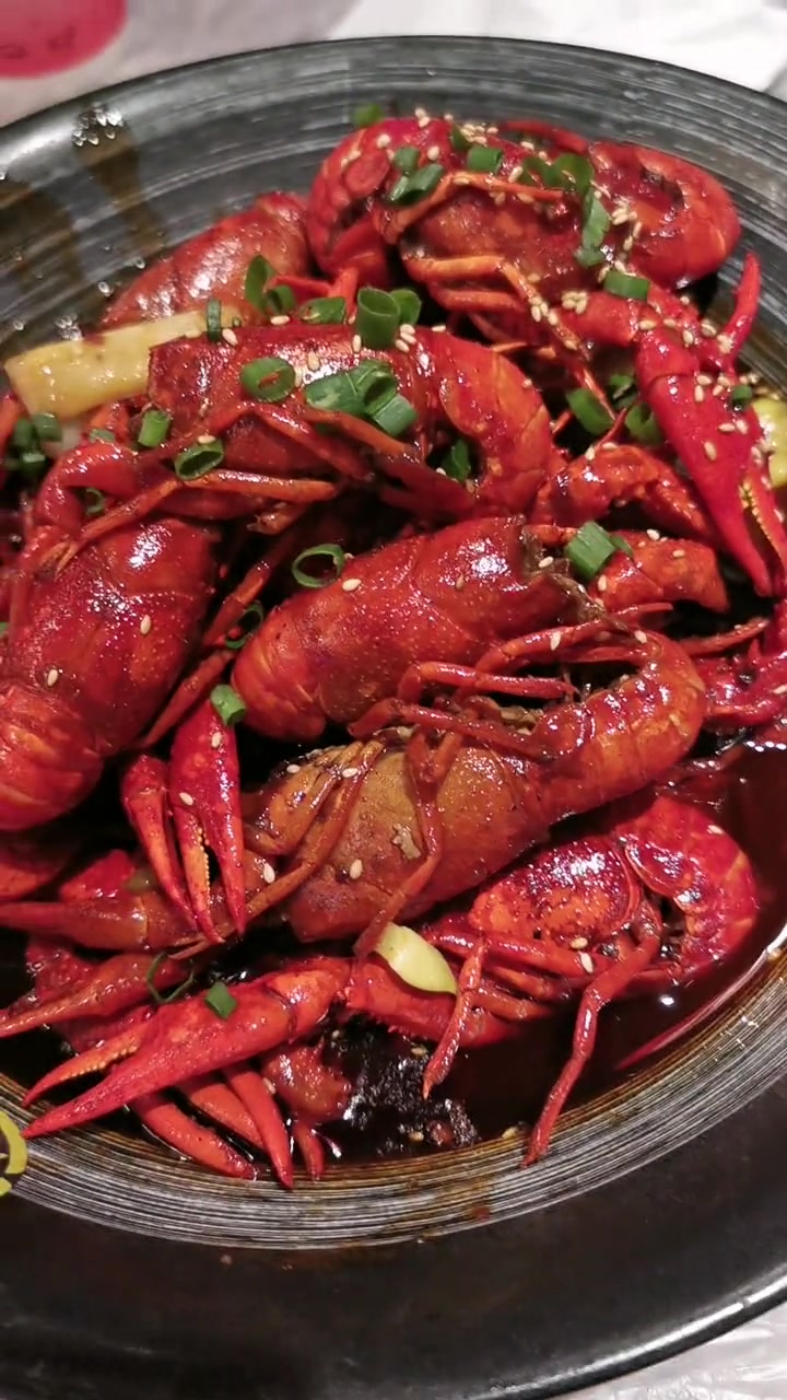 肥肥虾庄精品蒸虾一绝,油焖大虾稍逊,吃得过瘾