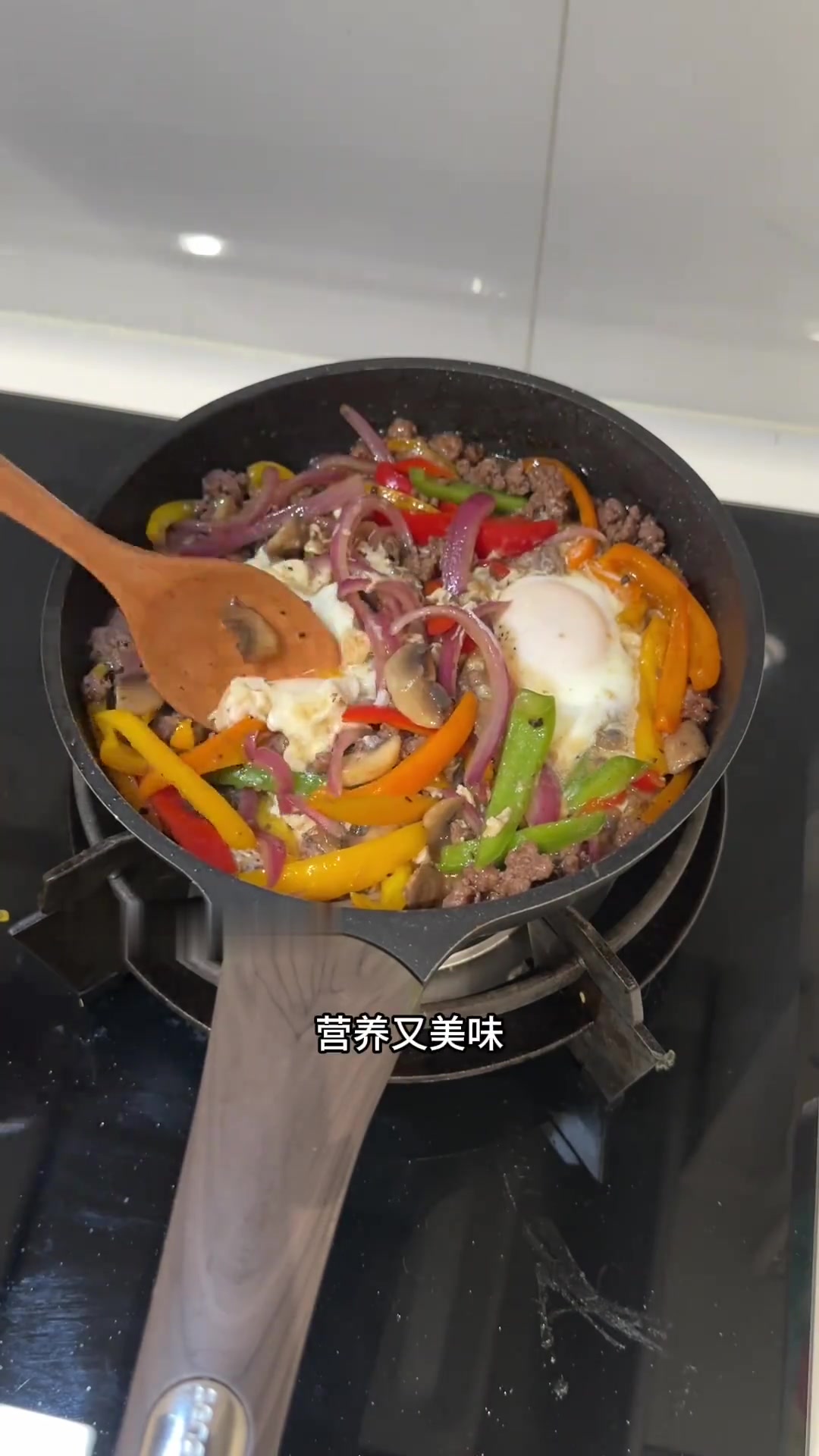 一道不管是上班族带饭还是居家早午餐都无比适合的菜,方法简单没有技巧