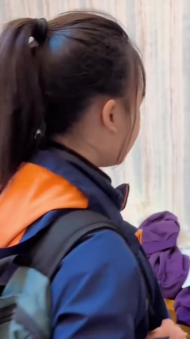 震惊！这小屋垃圾成灾，袜子面包共处，能住人吗？