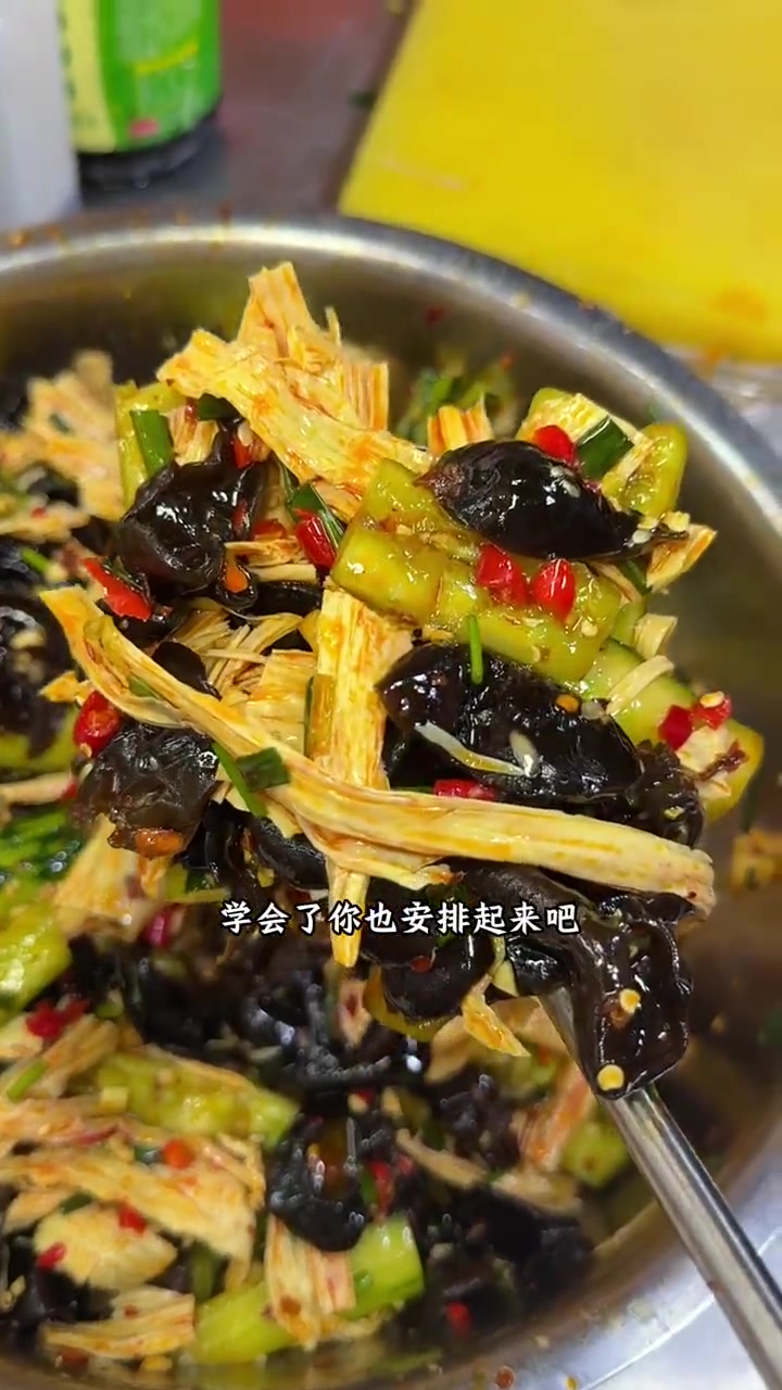 分享快餐菜品凉拌黄瓜的正确做法,只需加入这一步,清脆爽口解腻又下饭!