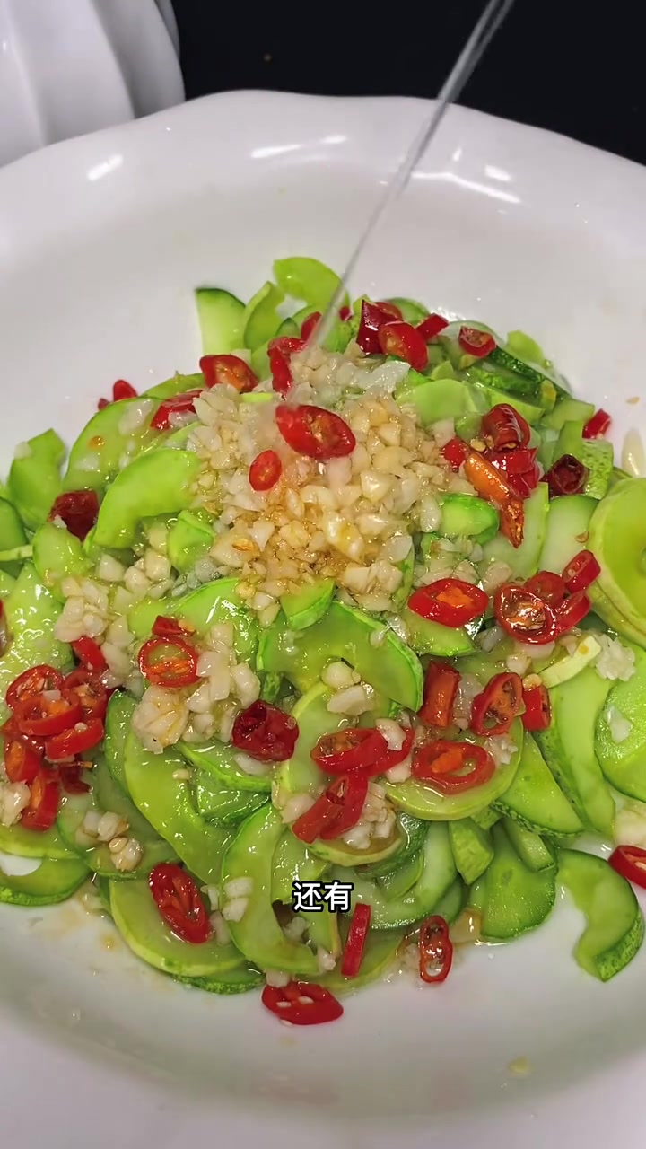 年轻老黄瓜做凉拌黄瓜,味道颜值超绝,超好吃!