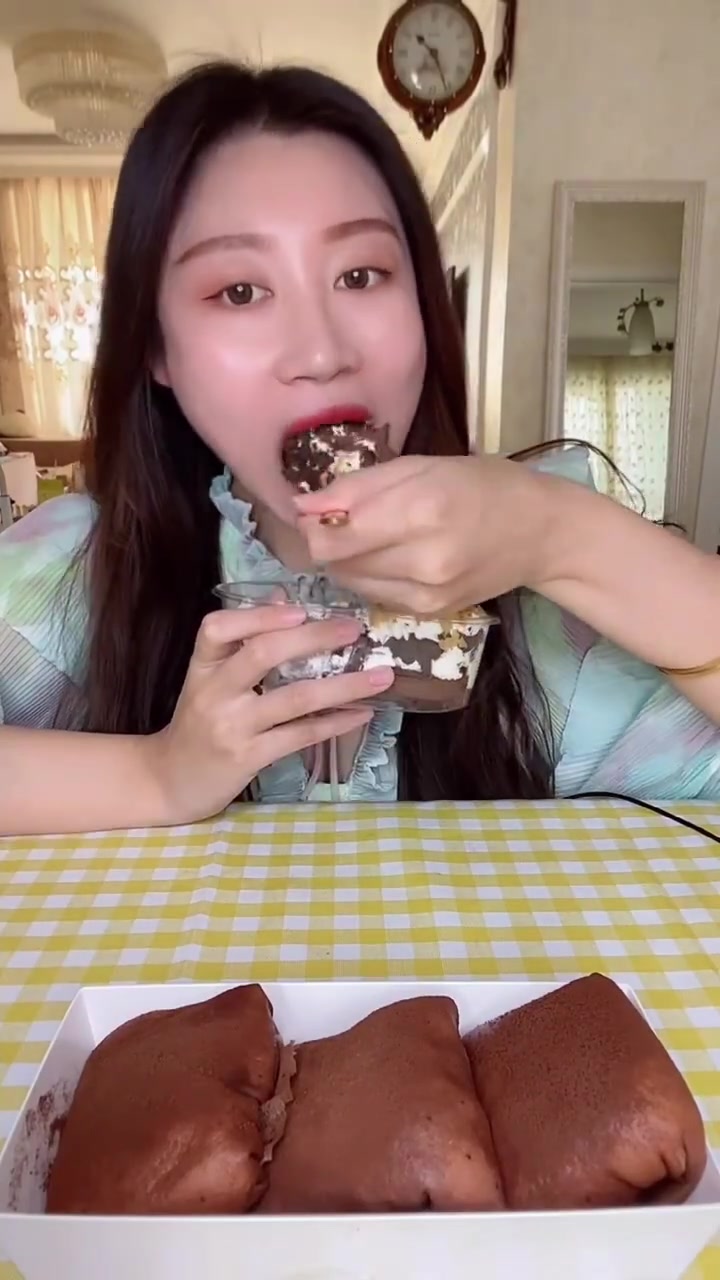 巧克力甜品~闪电泡芙,榛巧雪媚娘,提拉米苏杯,巧克力蛋挞,朱古力小贝