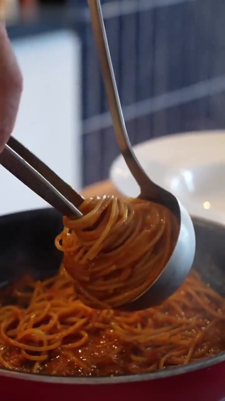 一口就沦陷！简单好吃香蒜扇贝番茄意大利面