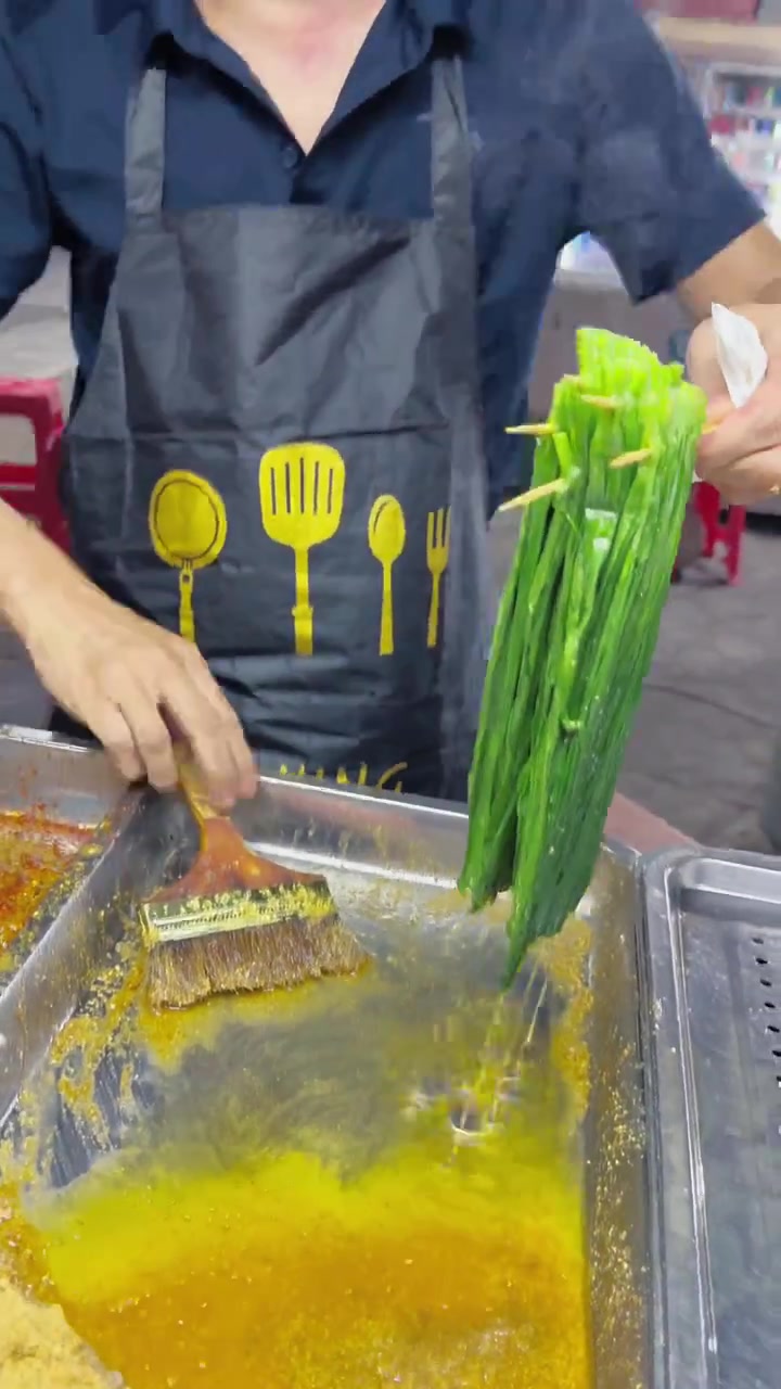 强师傅突破人类极限,炸五串韭菜