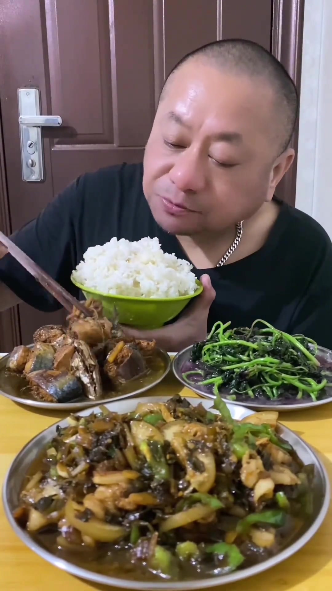 红烧青占鱼,雪菜烧肥肉