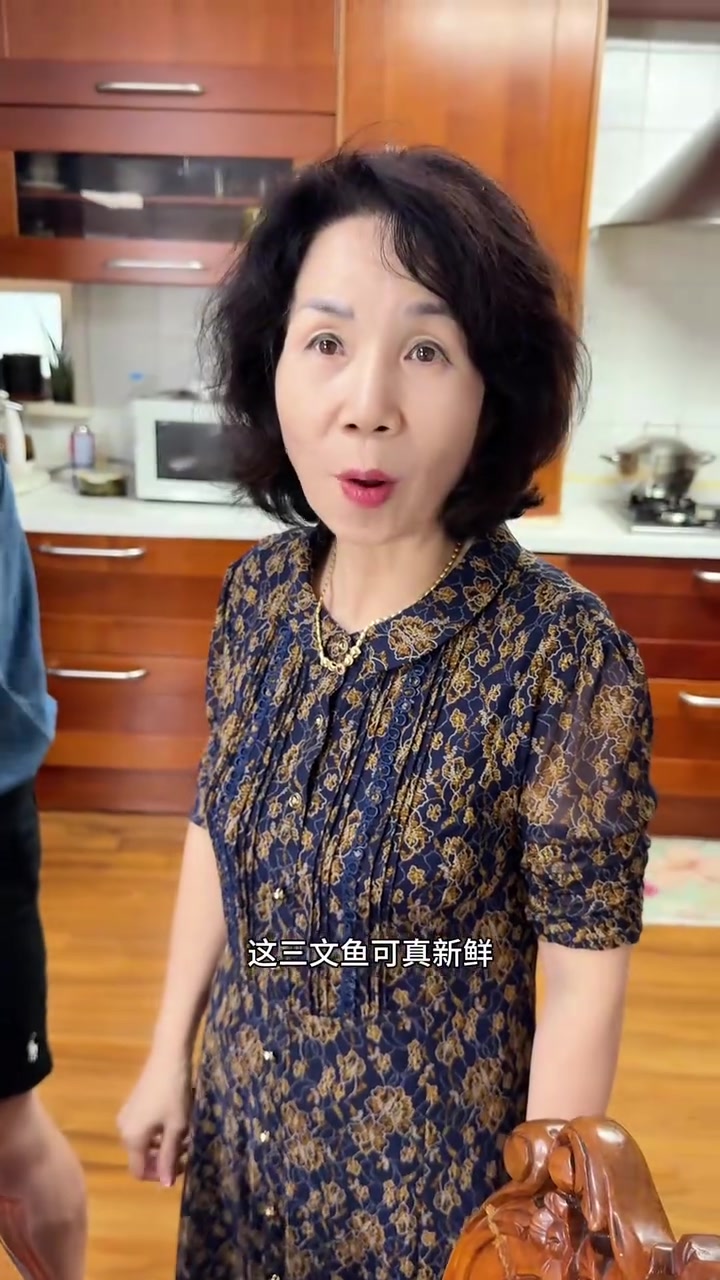 儿媳妇想吃三文鱼，韩国婆婆从挪威定超大的