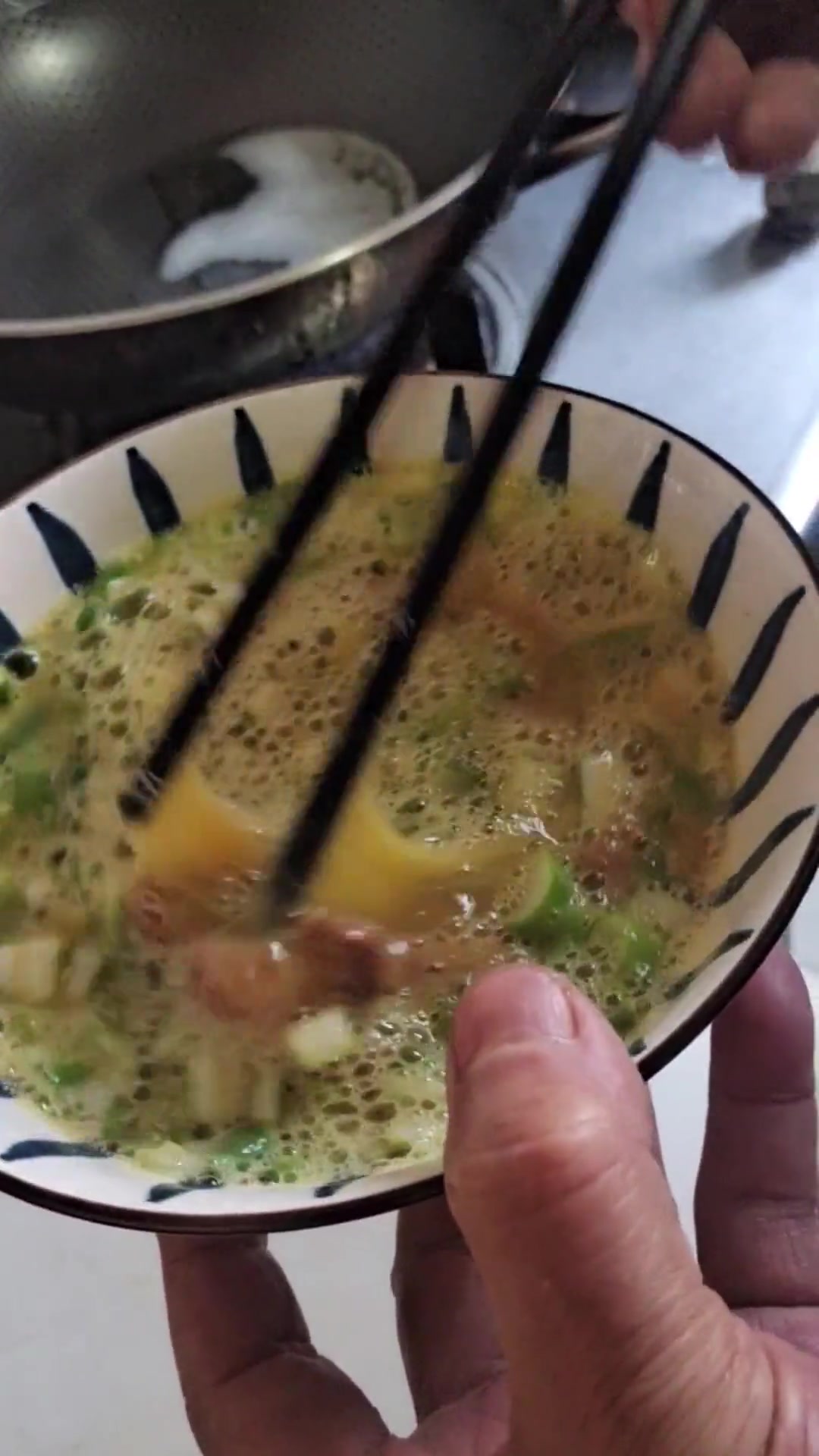 制作海胆炒鸡蛋的全过程