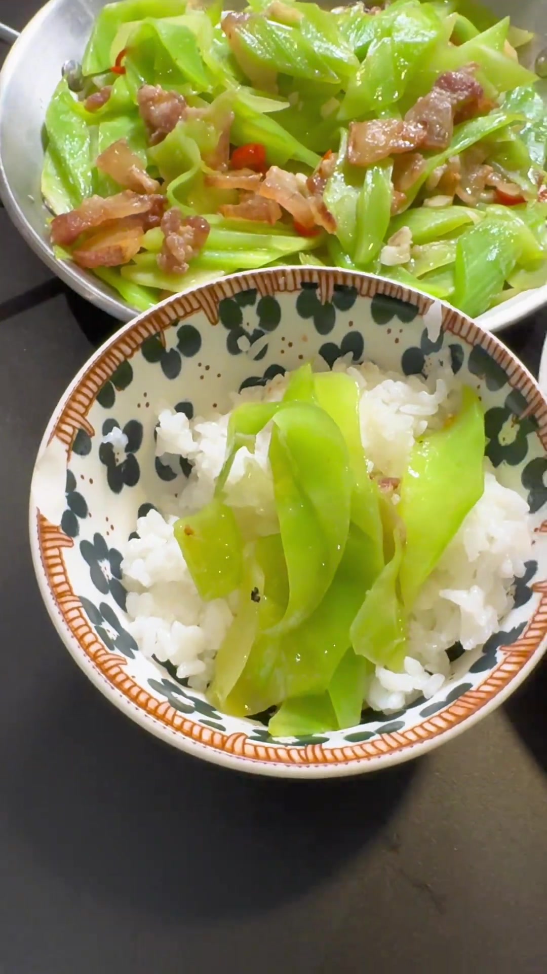 新年想吃清爽解腻菜?试试五花肉炒莴笋,巨好吃!