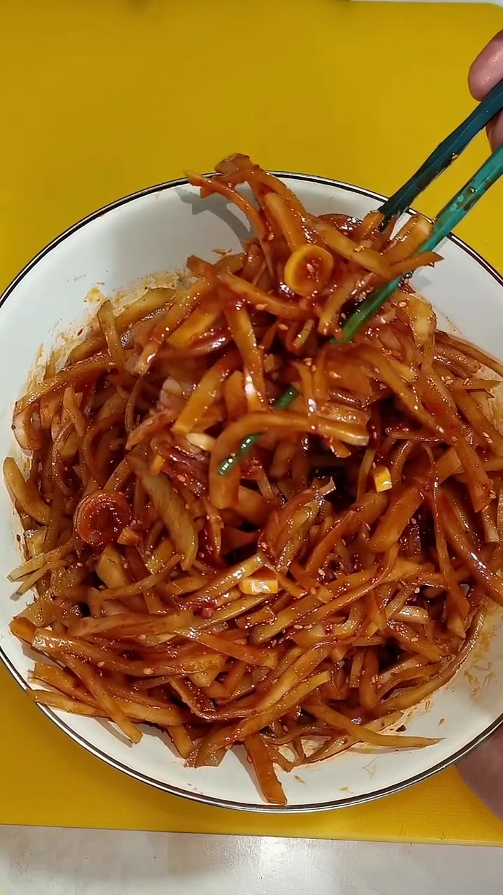 芥菜疙瘩咸菜这么拌,比大鱼大肉还香,赶紧试试!