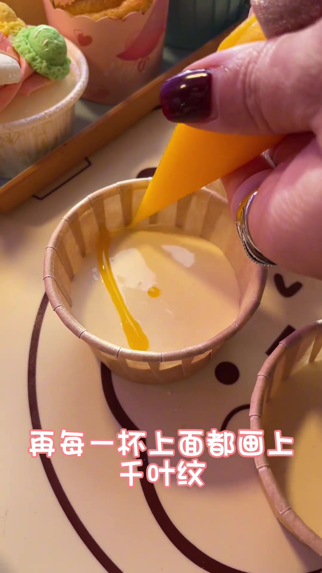 这个纸杯蛋糕真是太简单了，喜欢的赶紧做起来吧