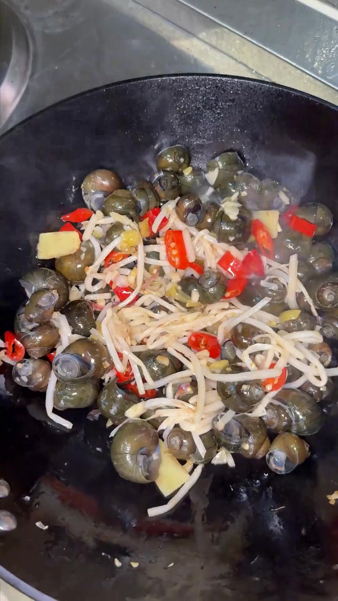 在家做超详细田螺鸭脚煲教程,汤都能喝光