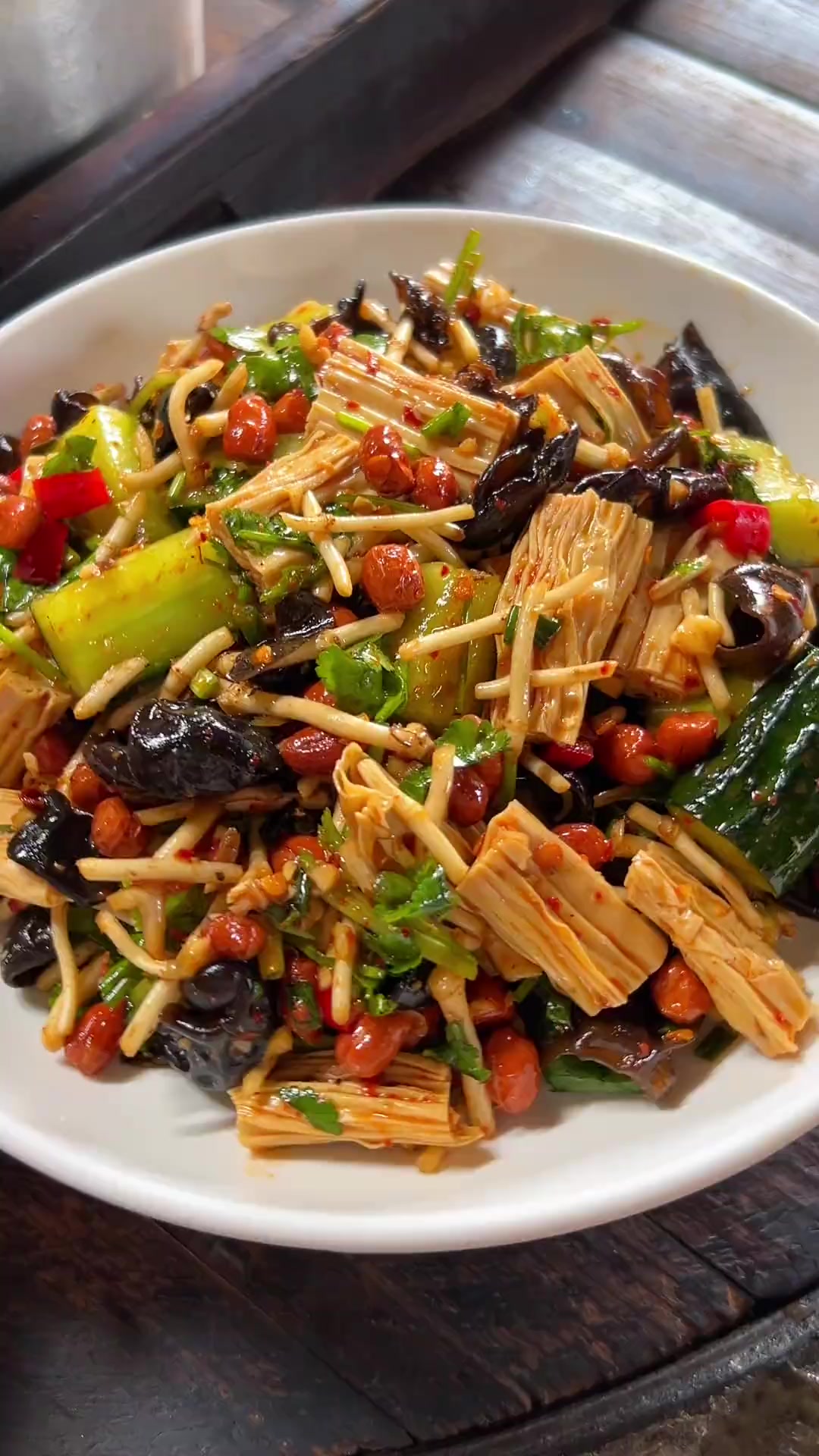 贵州人的凉拌菜:样样都要加折耳根!酸辣爽口解腻开胃小菜,凉拌腐竹黄瓜花生米