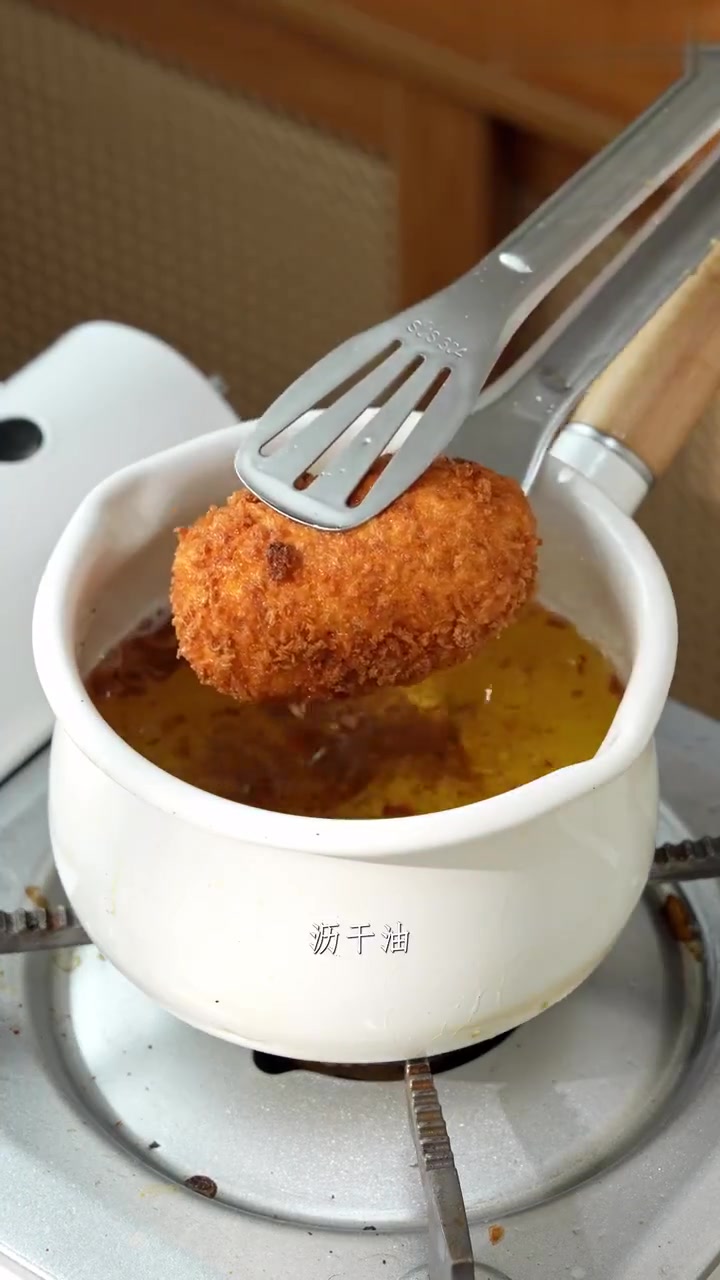 可乐饼咖喱饭超可爱蜡笔小新造型!