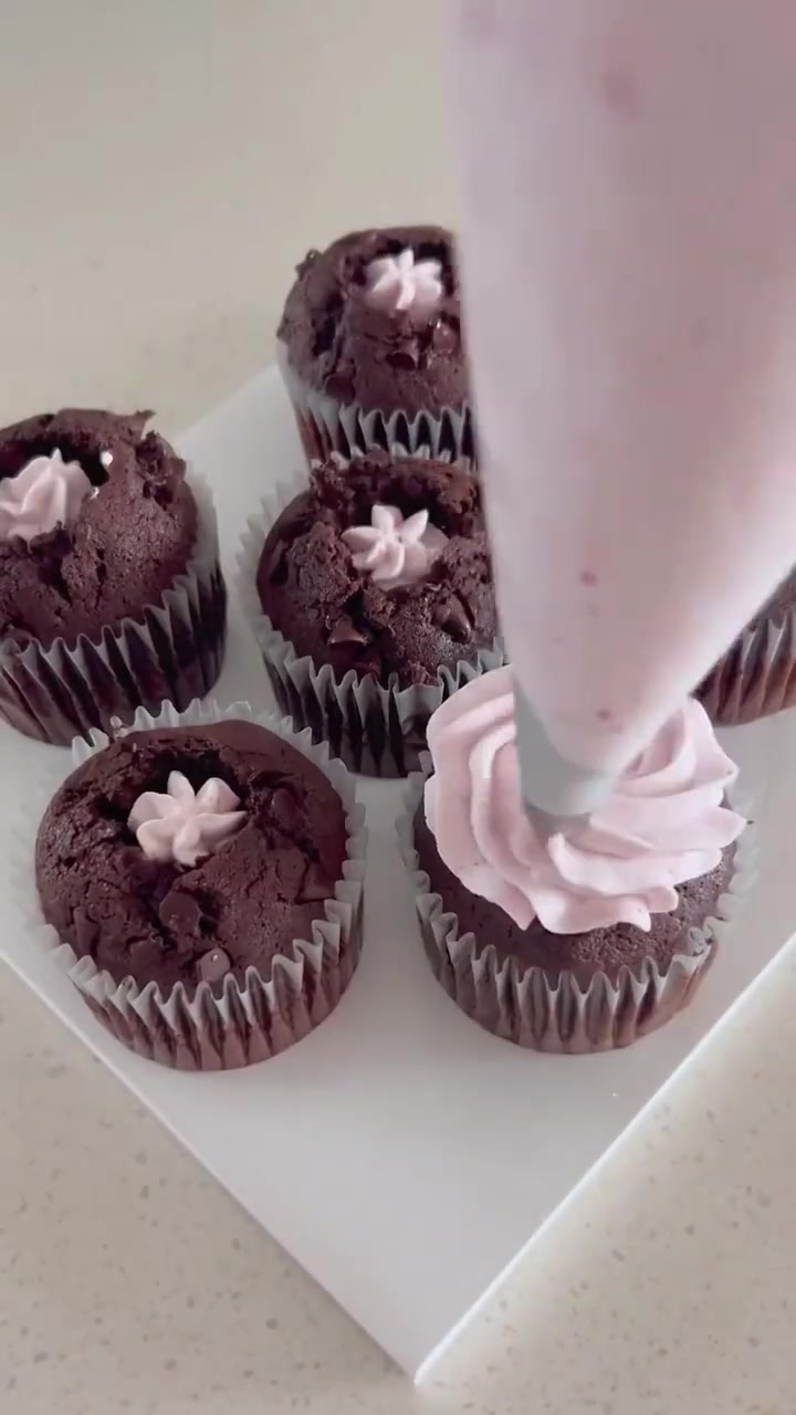 冬天的草莓蛋糕是谁还没有吃到!