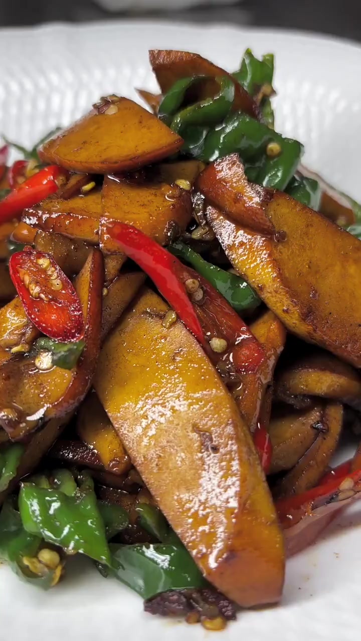超级下饭的辣炒素鸡来喽!