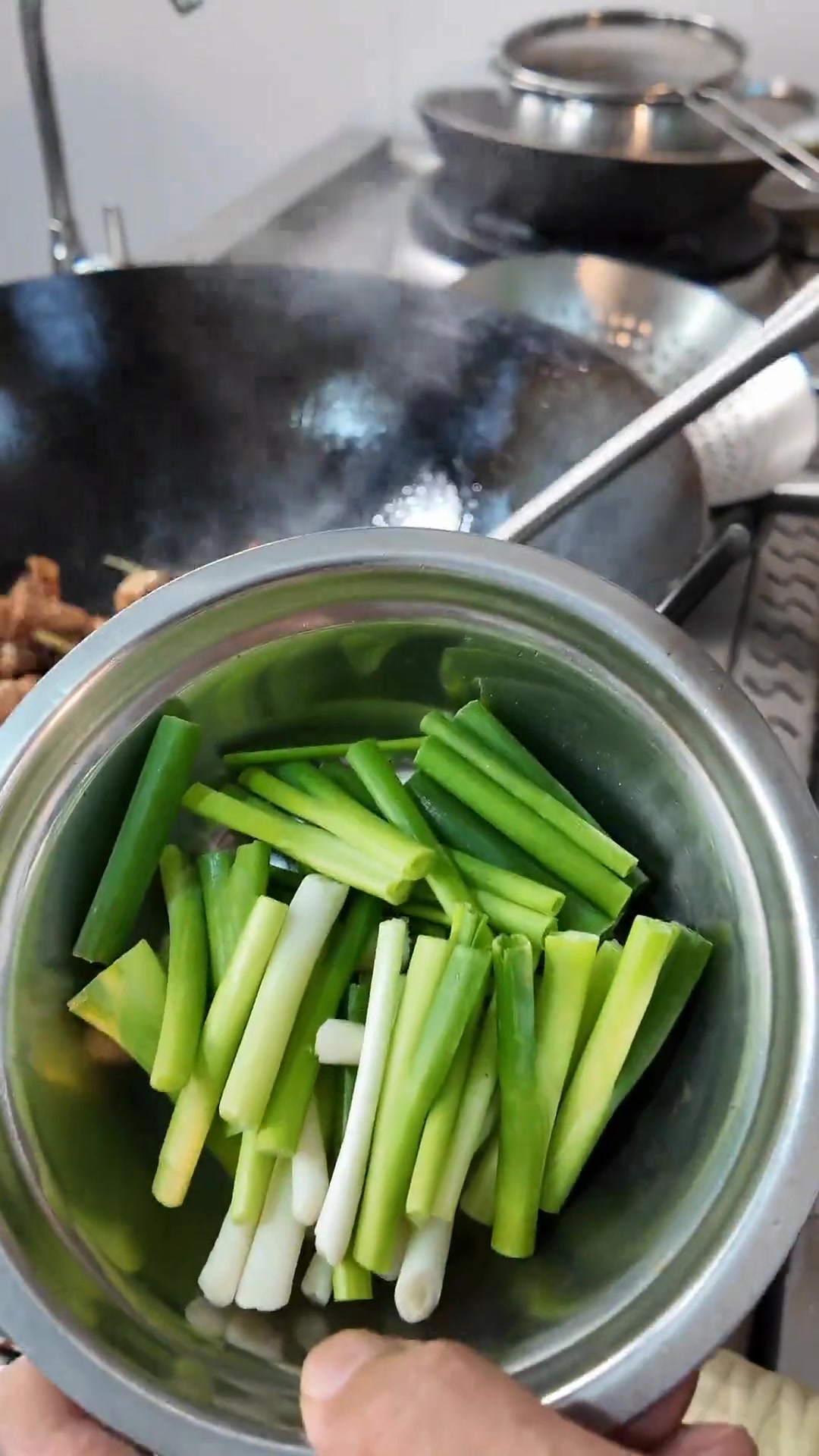 详细教程!香港风味干煸鸡的做法