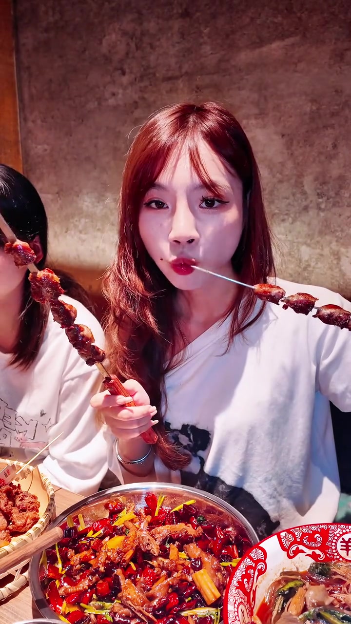 体验东北烧烤，招牌菜软烂偏甜超香