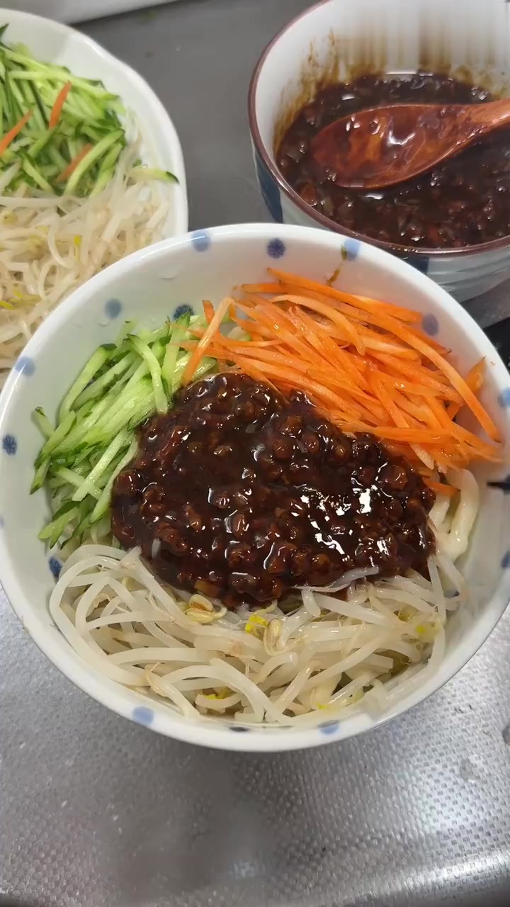 炸酱面会保佑每个出国在外的中国孩子!
