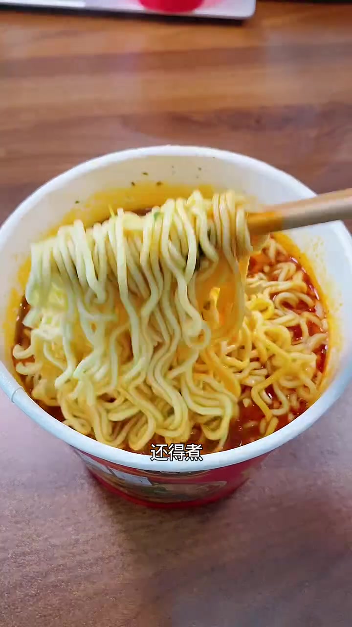 比矿泉水都还便宜的红烧牛肉面,到手6桶