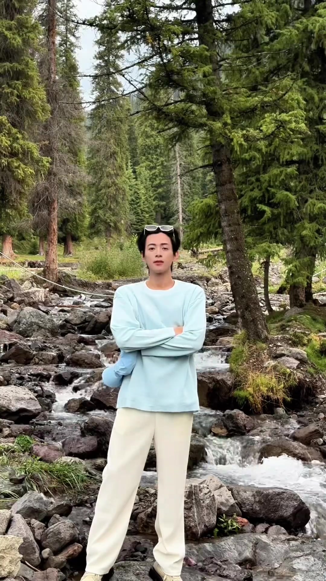 更适合i人的旅行转场方式新疆篇在新疆拍摄咸鱼飞升期间的库存假期旅行一定要这么拍!