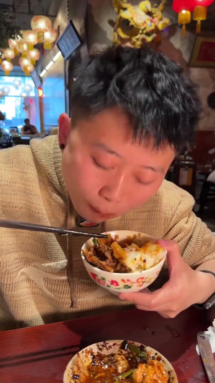 成都酸汤牛肉火锅，这酸爽才够味！