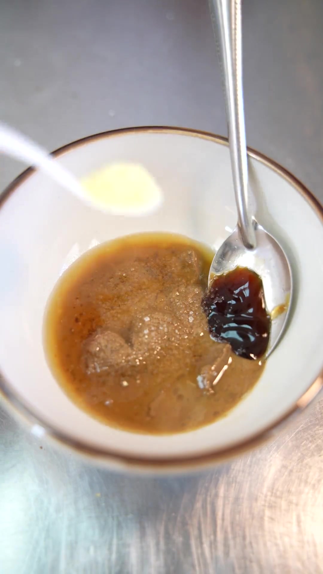 兰州素凉面好吃秘诀：芝麻酱顺滑，香醋加香料熬制