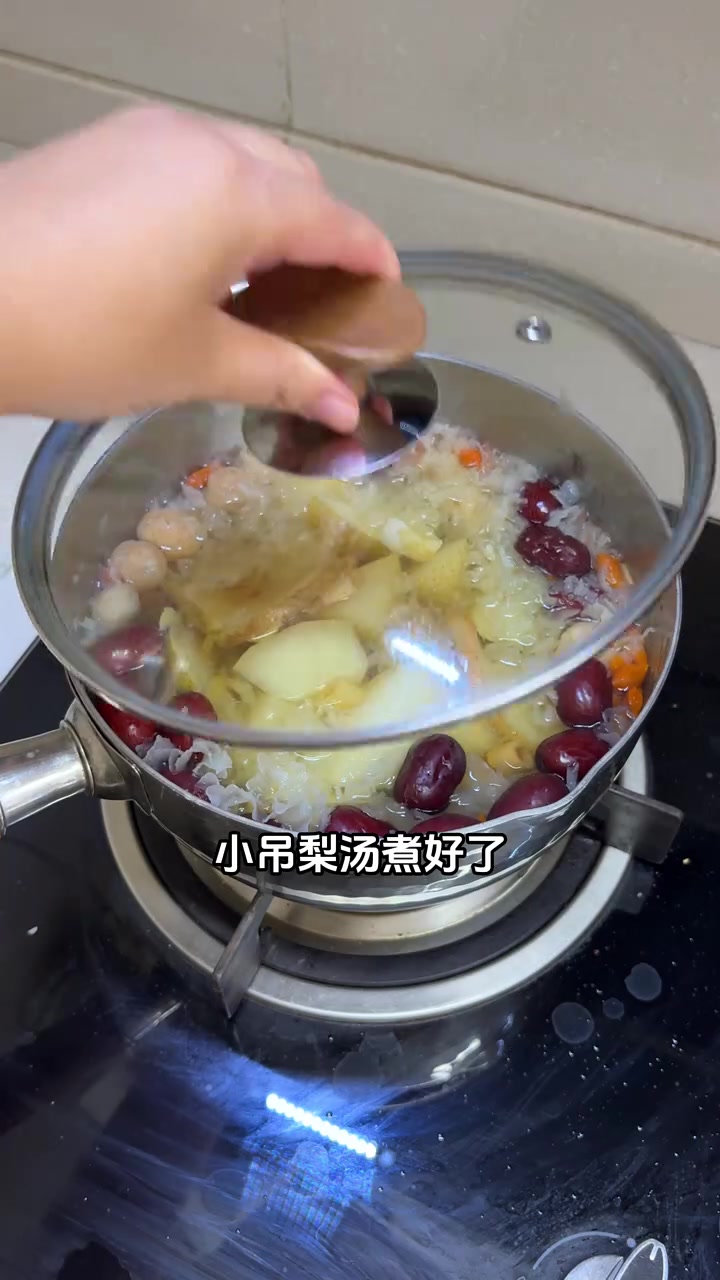 一席家宴,一桌圆满~无论走多远,总有一桌热饭、一群亲人,等你赴这场一年一度的团圆之约,姐妹