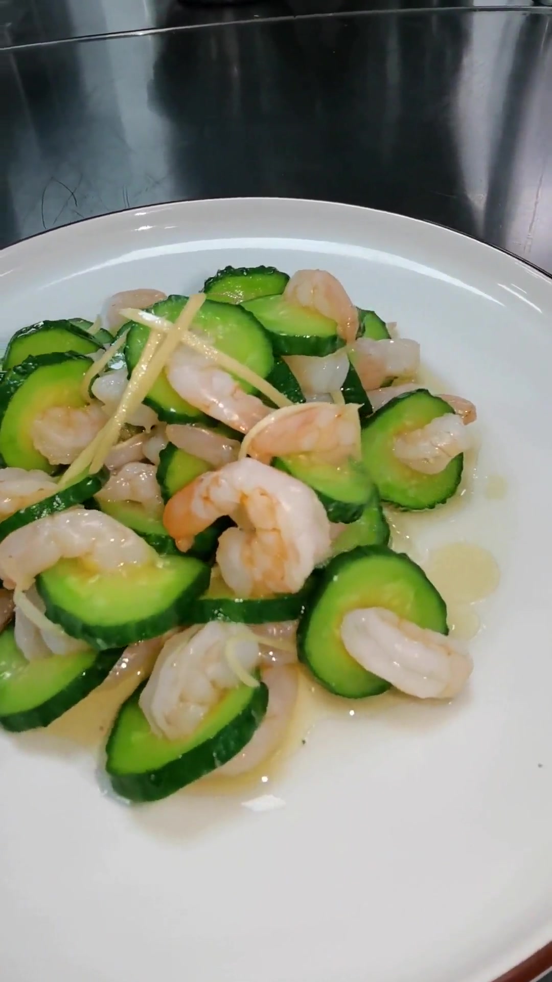 菜无正宗,适口为珍,教你做翡翠虾环!