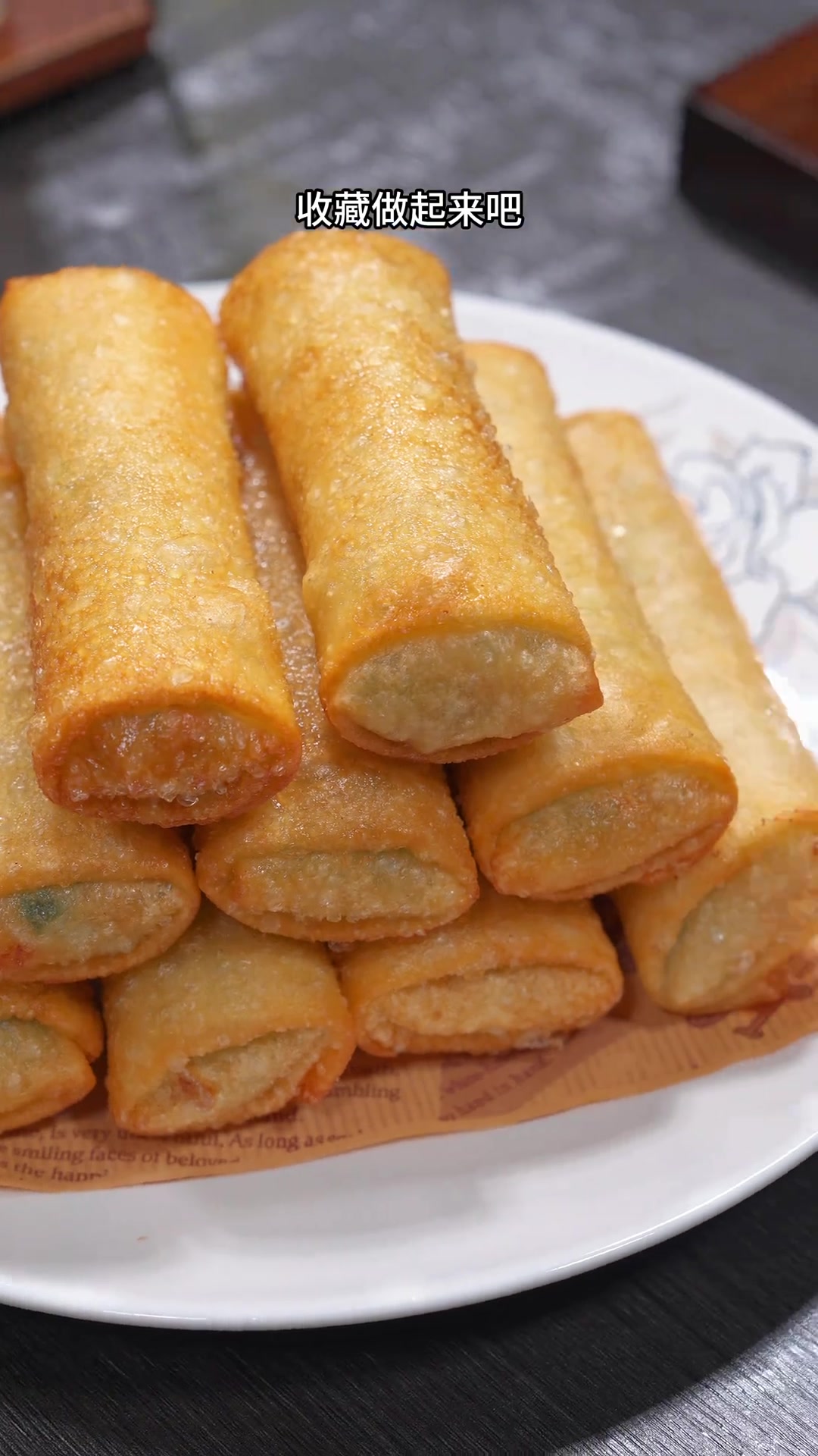 几分钟搞定!外酥里嫩韭菜春卷做法超简单