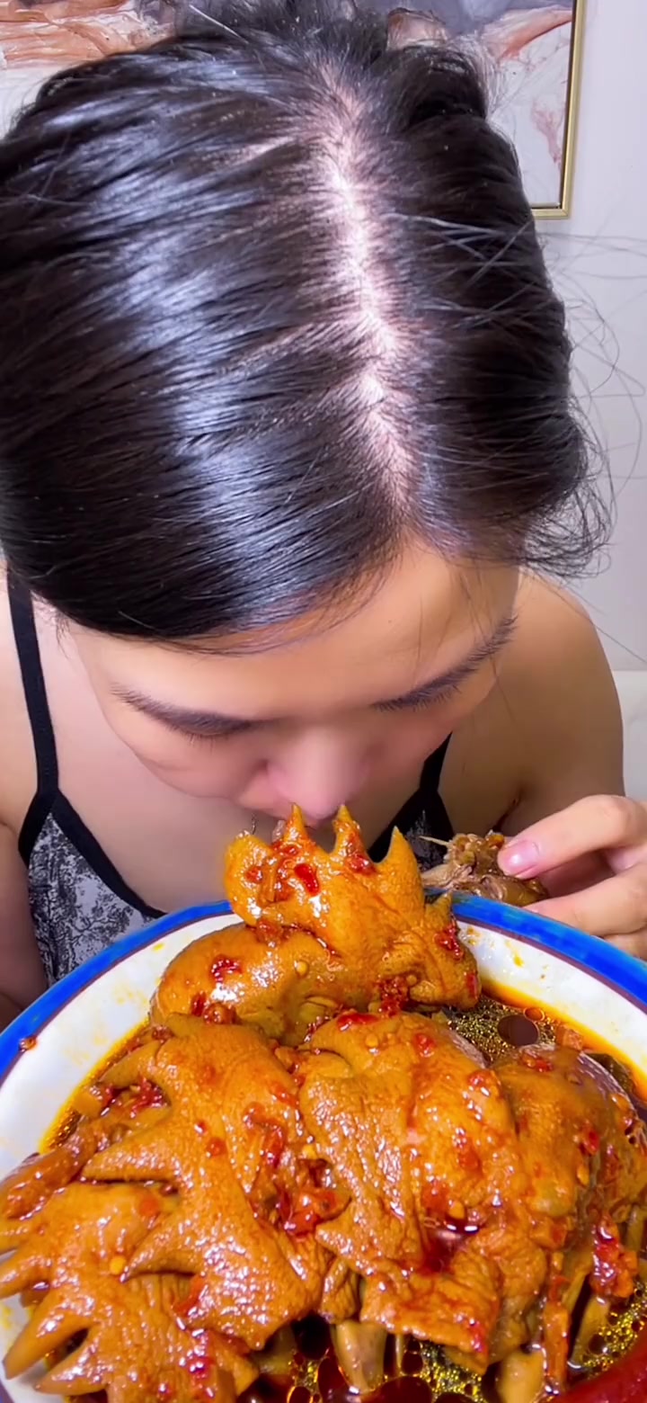 超大肥美公鸡头,黄面酱红烧炖超香!